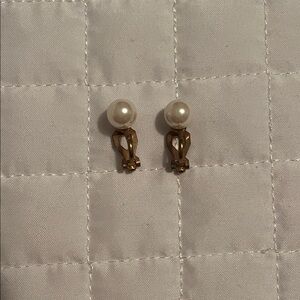 Clip on Elegant Gold and Pearl Clip-On Earrings